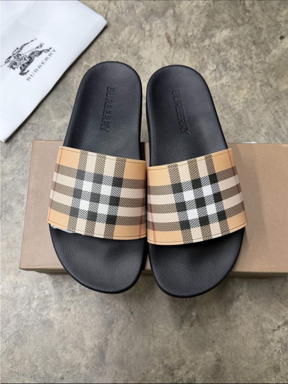 Burberry Mens Slides‼️✅